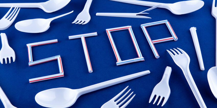 Imagem com texto STOP escrito com palhinhas